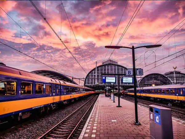 Tren_Ámsterdam