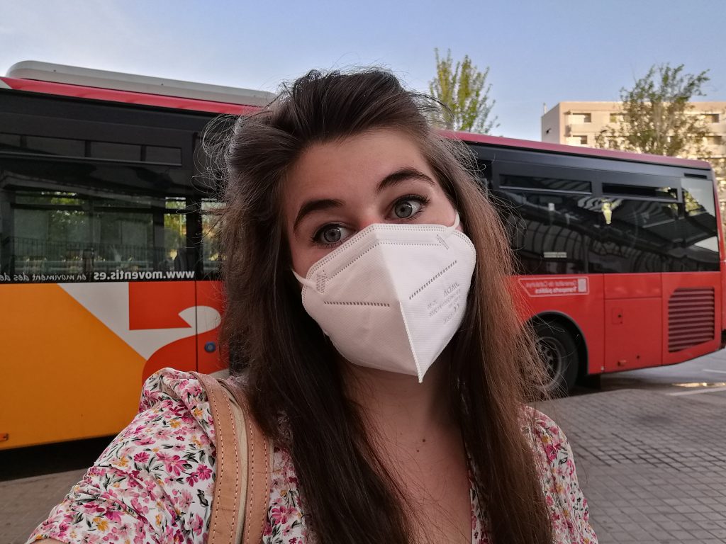 Bus de la empresa Moventis en la Estación de Fabra i Puig