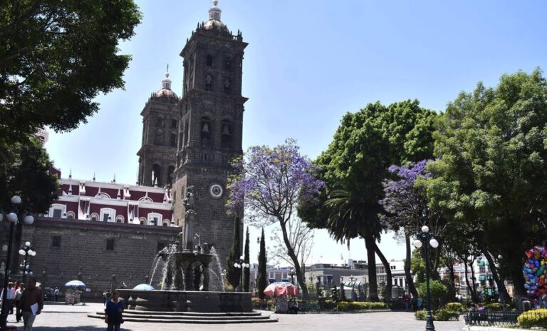 afluencia-turistas-registra-zocalo-puebla